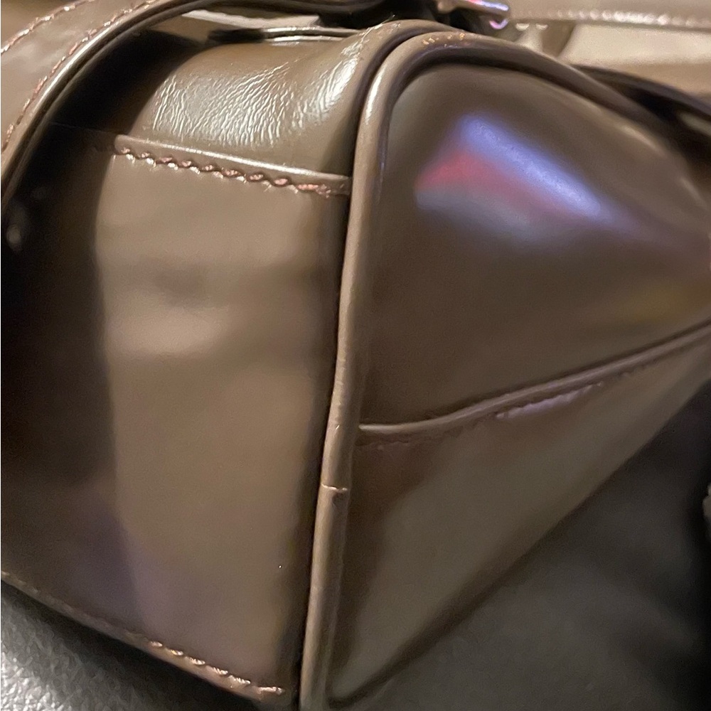 Gucci Brown Backpack with Boxy Design and Embossed Logo - Picture 7 of 8
